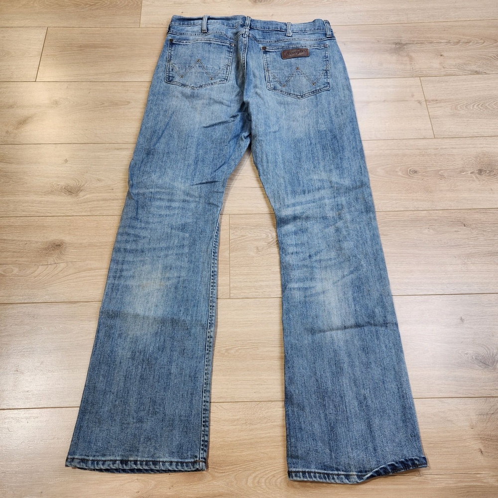 Wrangler Retro Slim Boot Jeans Mens 32x34 Blue Med Wash Denim Stretch Western - Picture 2 of 9